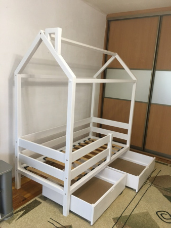 Кроватка домик с ящиками 160x80 №25