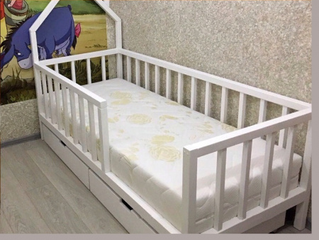Кроватка домик с высокими бортиками 160x80 №41
