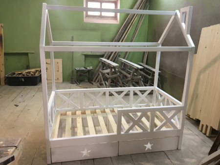 Кроватка домик с высокими бортиками 160x80 №21