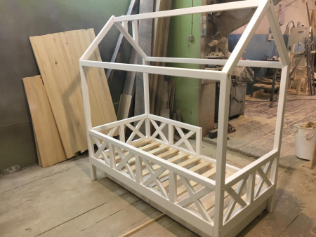 Кроватка домик с высокими бортиками 160x80 №21